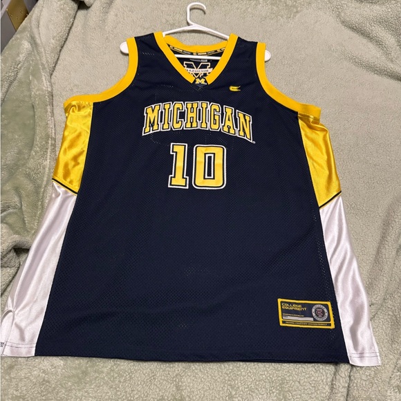 Michigan Basketball Jersey great used condition - Picture 2 of 7